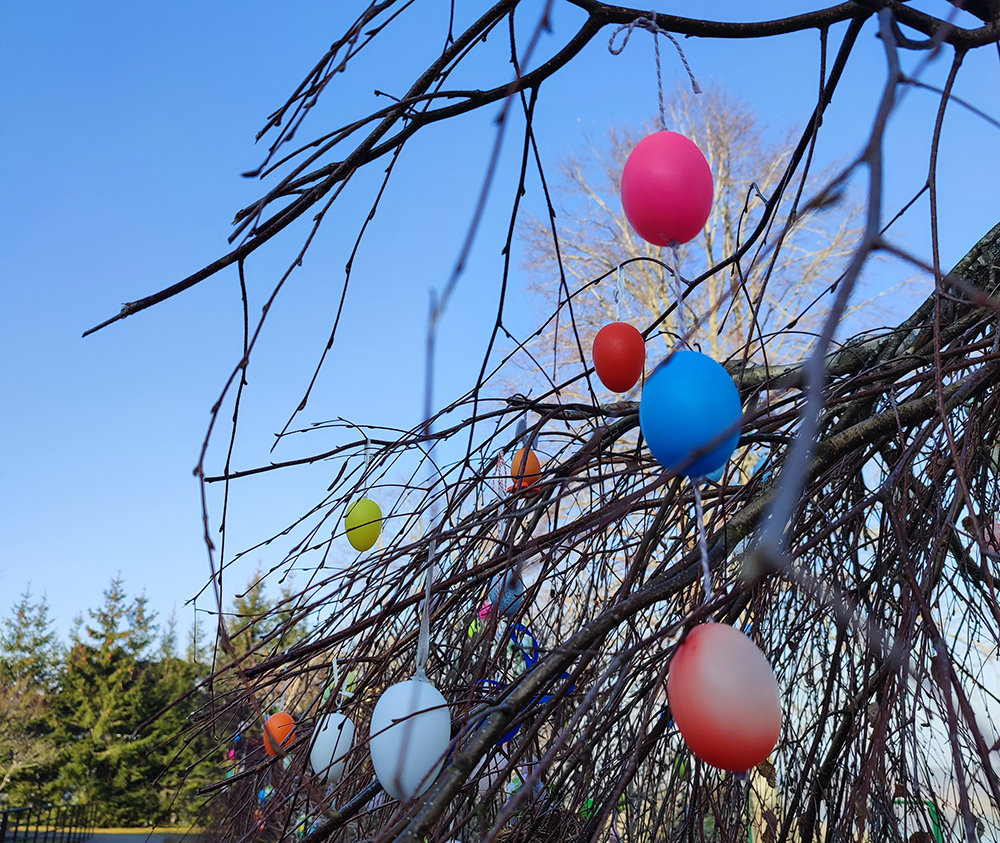 Sveikiname su Šv. Velykomis